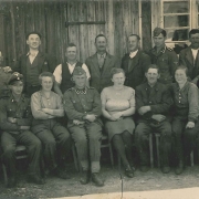 SS und Zivilisten in Bachmanning, 1940er Jahre