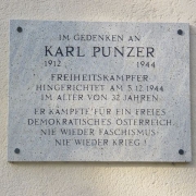 Gedenktafel fü den Widerstandskämpfer Karl Punzer, Karl-Punzer-Hauptschule