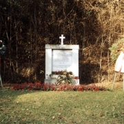 Community grave for 82 victims old monument 1999