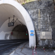 Memorial plaque at the Loibltunnel