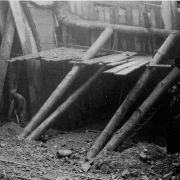 Tunnel supports with prisoners and civilian workers