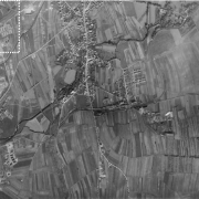 Aerial photograph of the USAF of 21.10.1994 The marked section shows the satellite camp on the far left