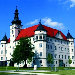 Außenansicht Schloss Hartheim